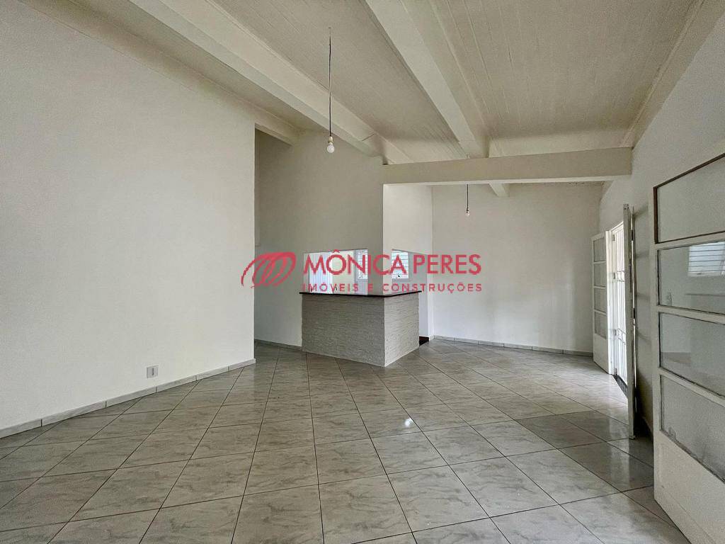 Casa à venda com 4 quartos, 210m² - Foto 2