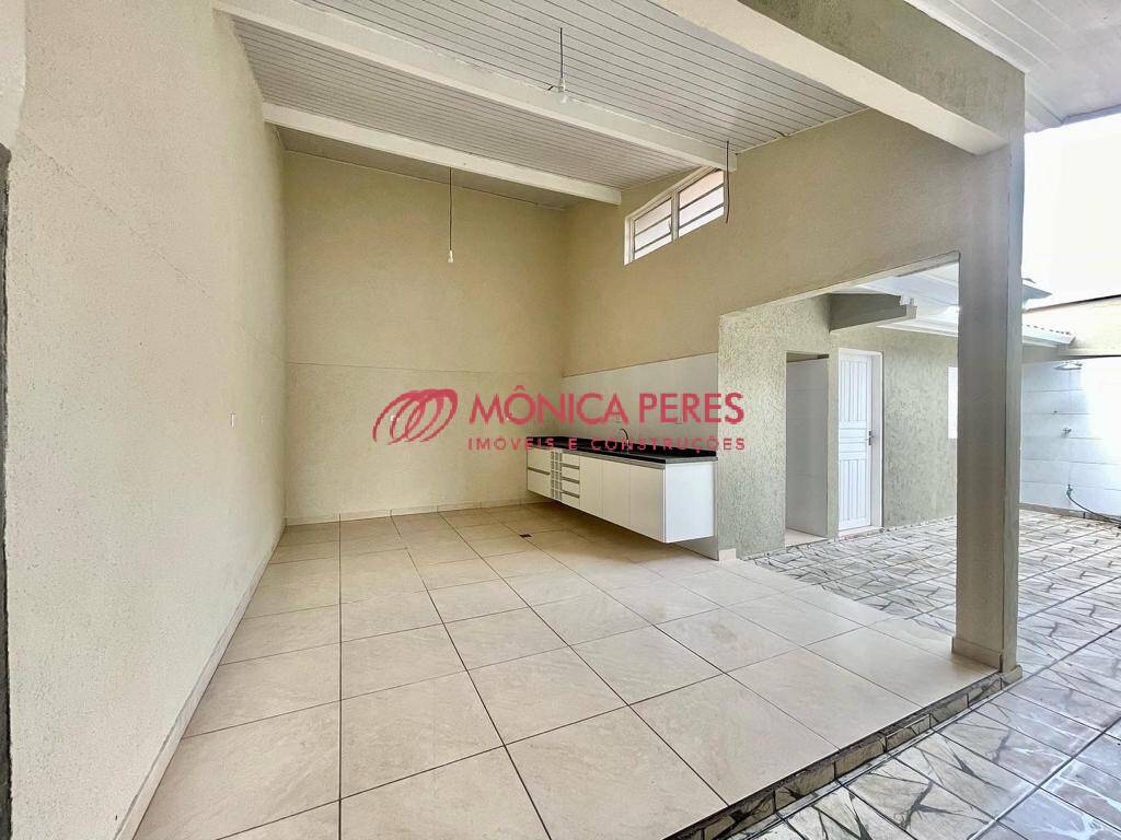 Casa à venda com 4 quartos, 210m² - Foto 5