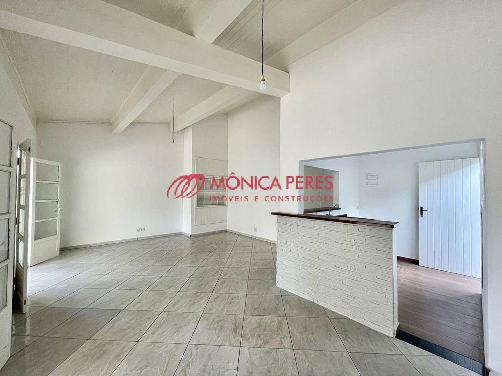 Casa à venda com 4 quartos, 210m² - Foto 9