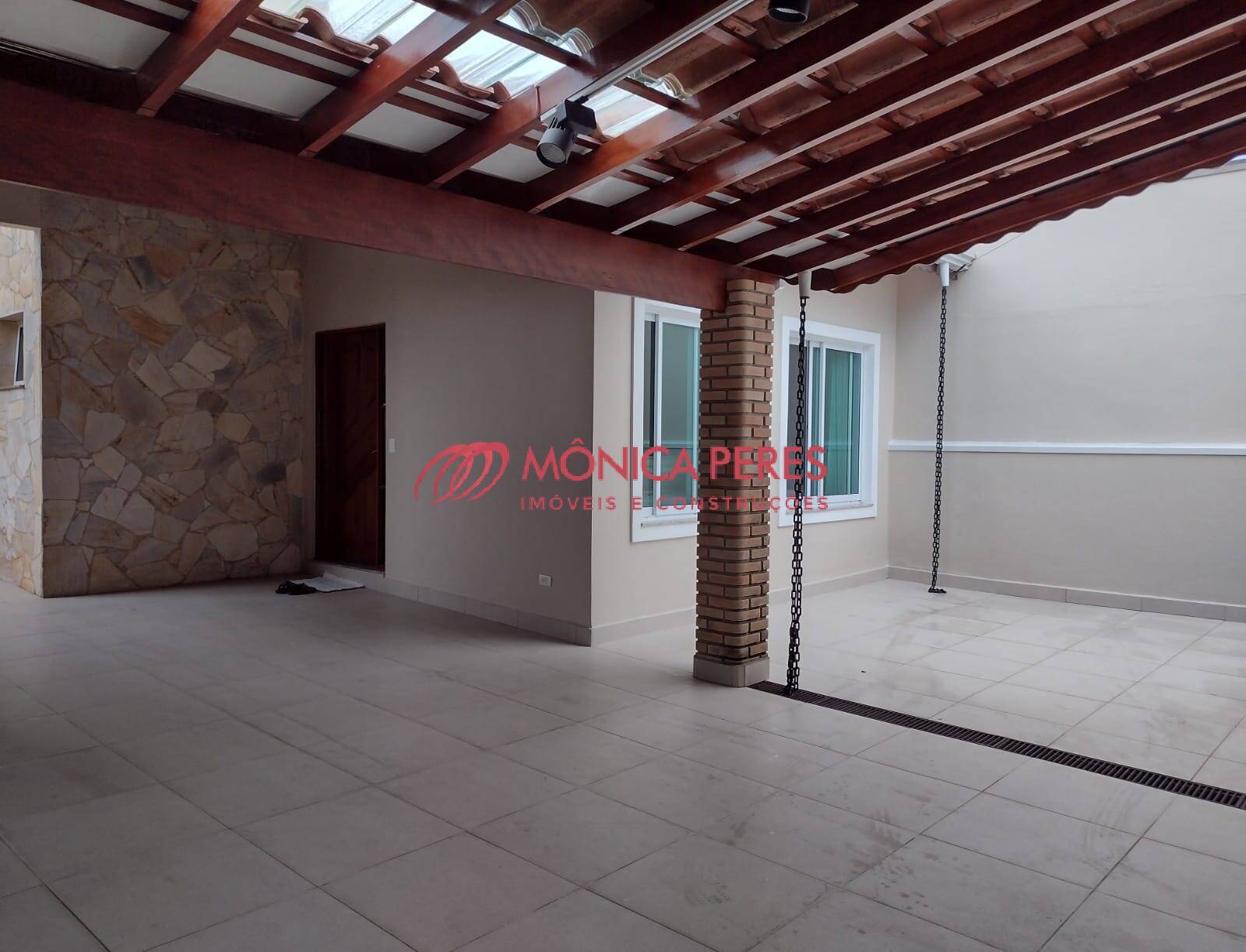 Casa à venda com 3 quartos, 150m² - Foto 1