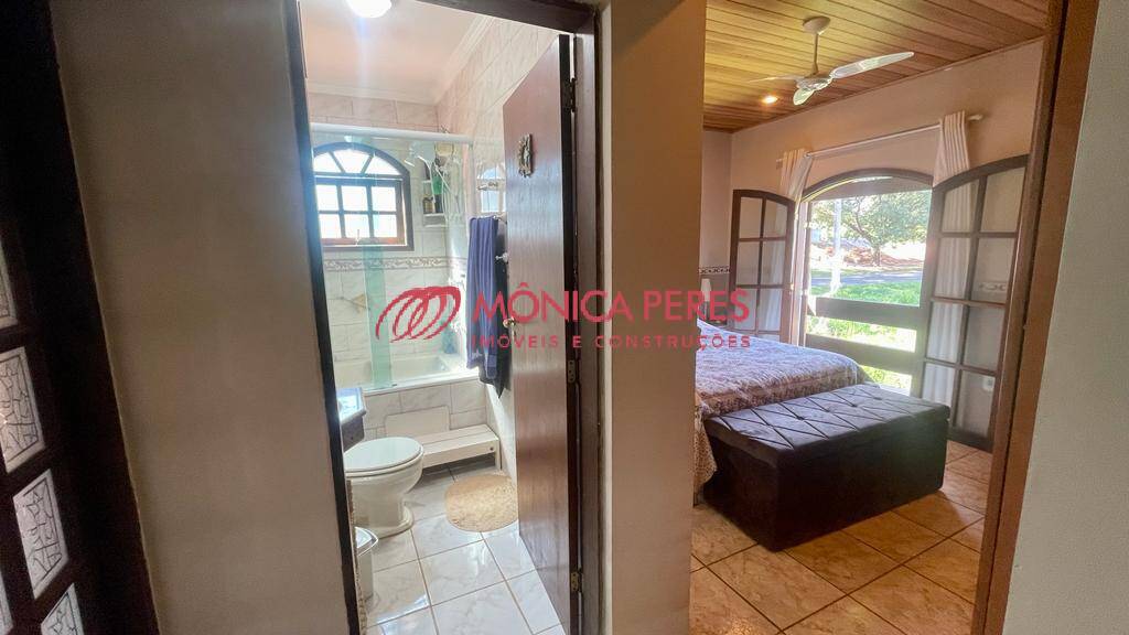 Casa à venda com 3 quartos, 340m² - Foto 14