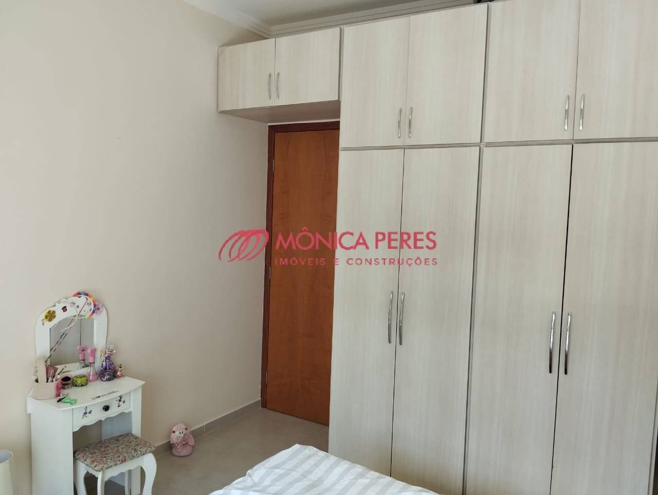 Casa à venda com 4 quartos, 250m² - Foto 14