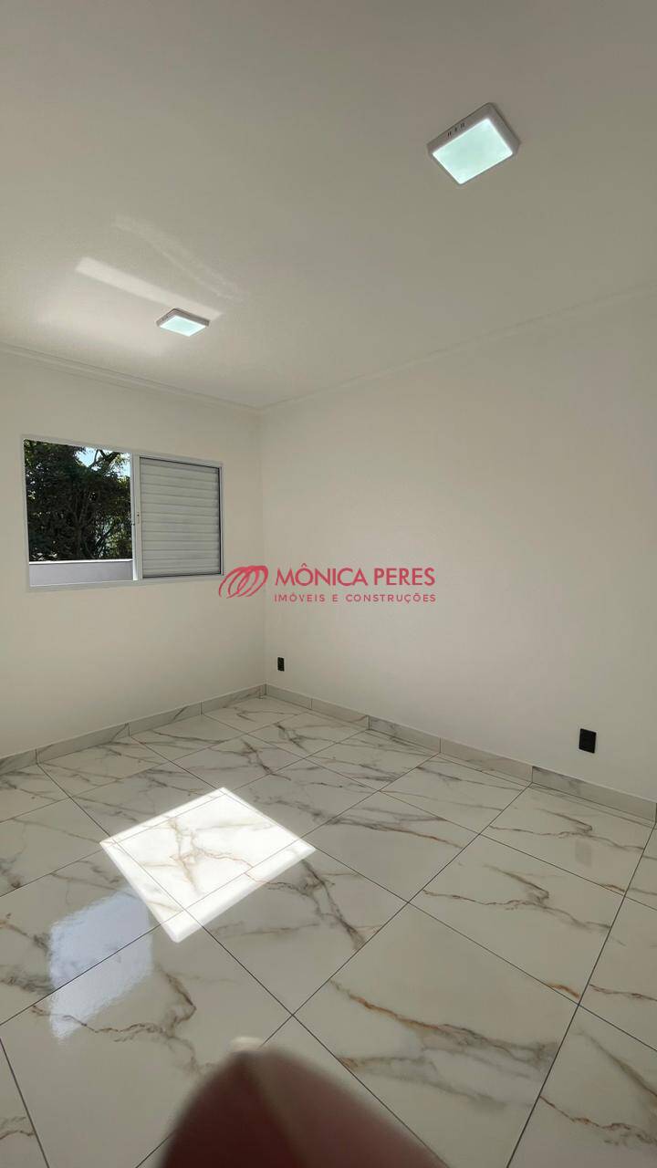 Casa à venda com 2 quartos, 90m² - Foto 12