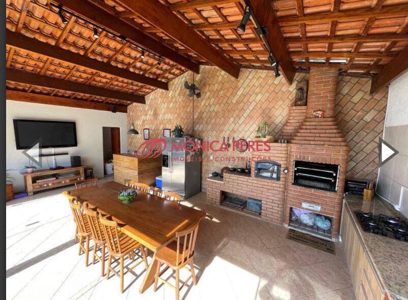 Casa à venda com 4 quartos, 360m² - Foto 4