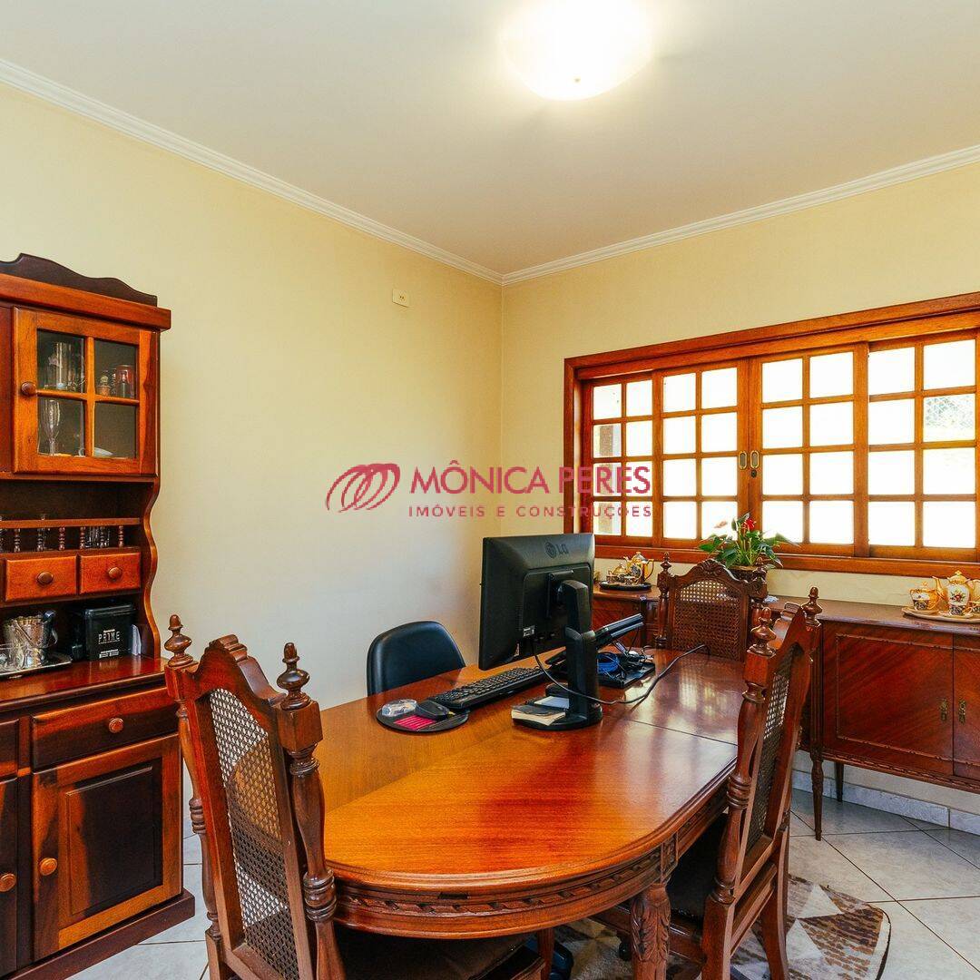 Casa para alugar com 4 quartos, 288m² - Foto 11