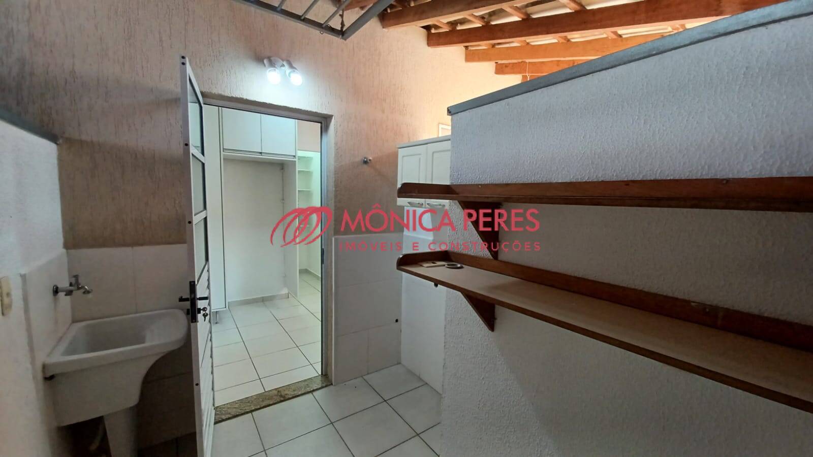 Casa à venda com 3 quartos, 97m² - Foto 8