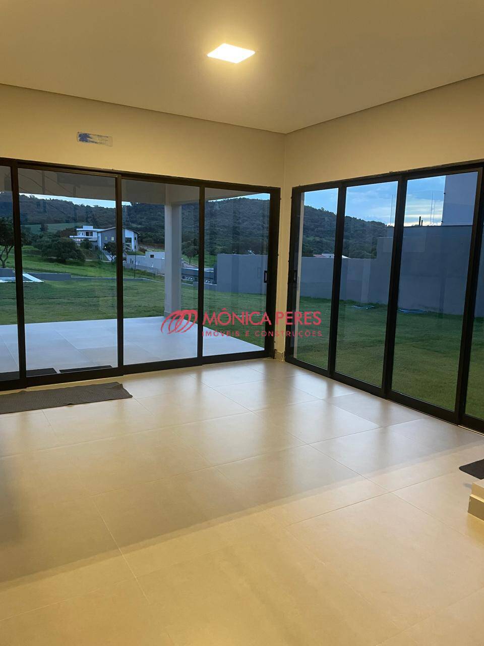 Casa à venda com 3 quartos, 210m² - Foto 6